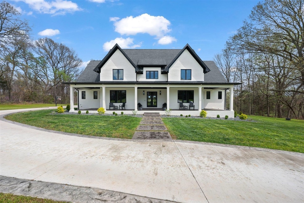 1292 Carter Ln, Bowling Green, KY 42103 - photo 1