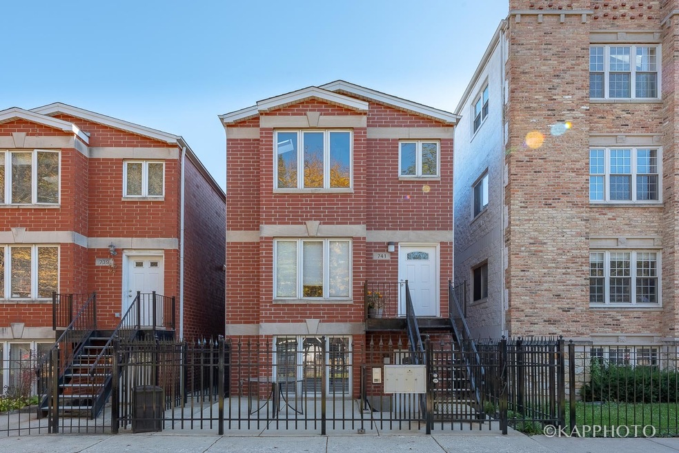 741 S Claremont Ave unit 3, Chicago, IL 60612 - photo 1