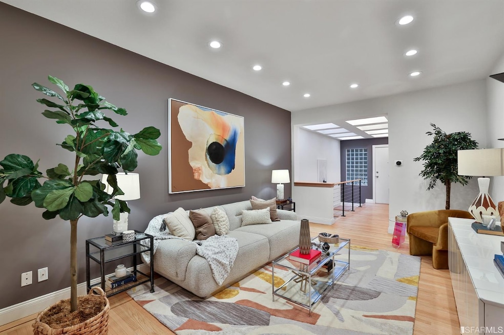 2046 Greenwich St unit 2, San Francisco, CA 94123 - photo 1