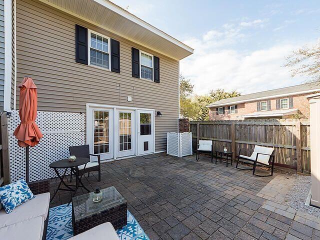 411 Herritage patio