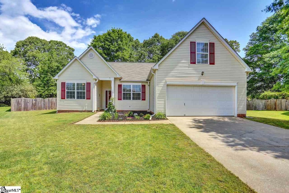 122 Golden Crest Ct, Mauldin, SC 29662 - photo 1