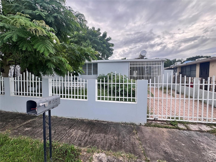 Calle del Parque Calle Del Parque 5k8, Carolina, PR 00983 - photo 1