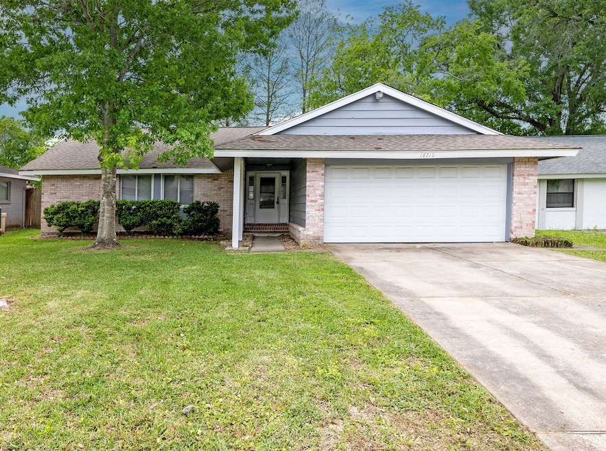 16710 Hibiscus Ln, Friendswood, TX 77546 - photo 1