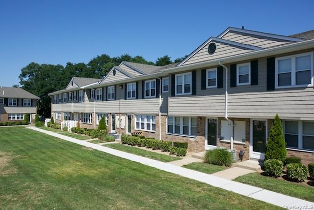 1355 Roanoke Ave unit 2H, Riverhead, NY 11901 - photo 1