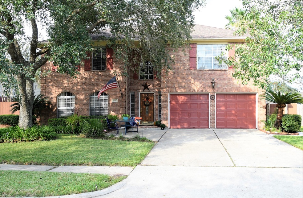 1905 Desota St, Friendswood, TX 77546 - photo 1