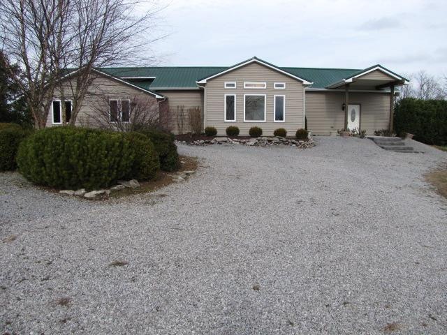 385 Bradford Ln, Harrodsburg, KY 40330 - photo 1