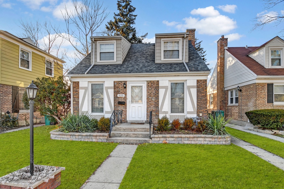 620 Manchester Ave, Westchester, IL 60154 - photo 1