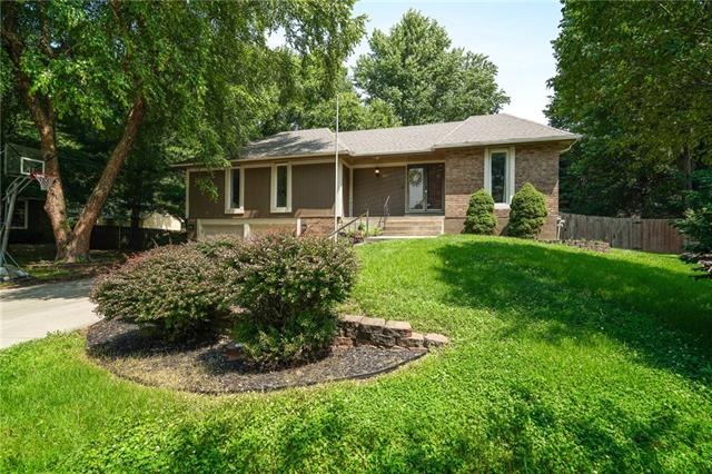 821 NW 17th St, Blue Springs, MO 64015 - photo 1