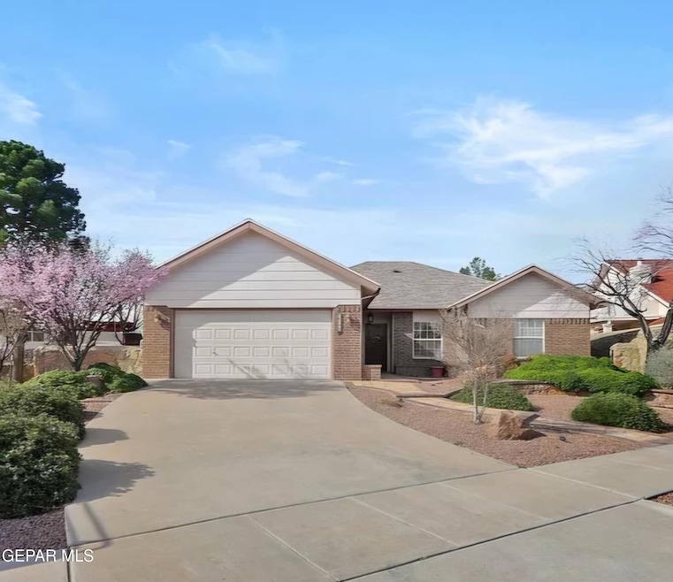 10726 White Sands Dr, El Paso, TX 79924 - photo 1