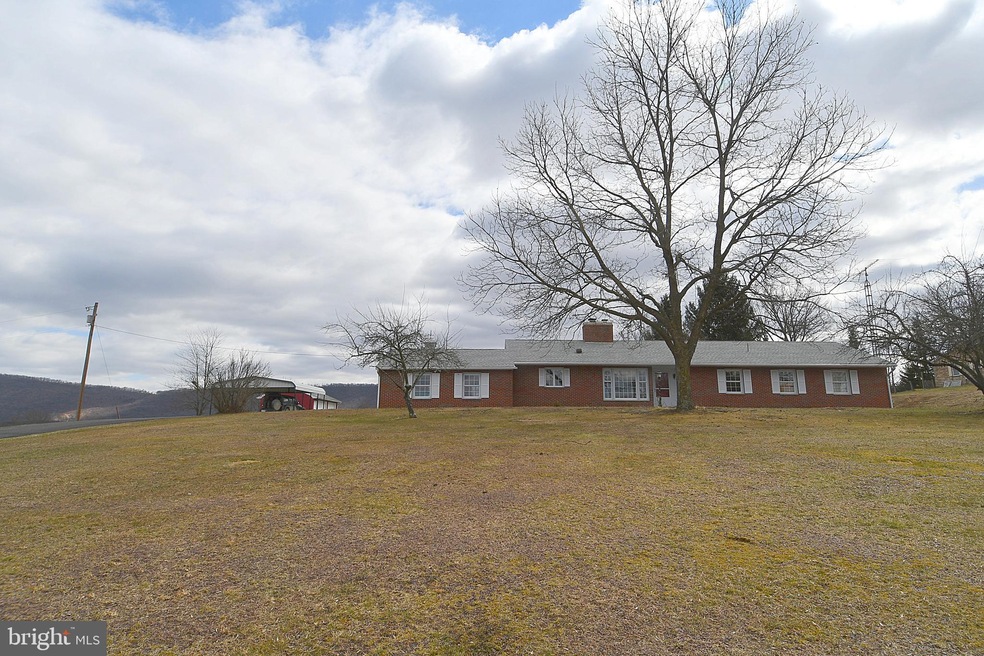 2431 Highland Ridge Rd, Berkeley Springs, WV 25411 - photo 1