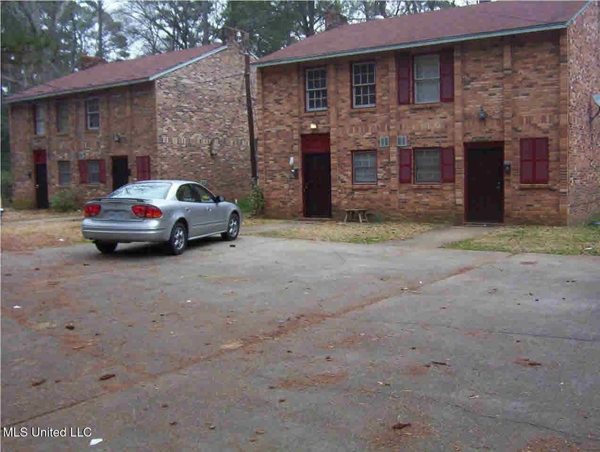 2136 East Dr unit 38, Jackson, MS 39204 - photo 1