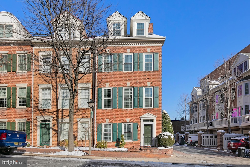 Sold $1,135,000 • Co-Listing Agent