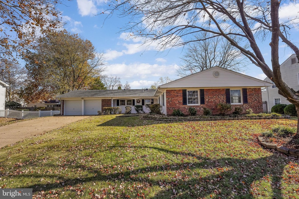 4127 Point Hollow Ln, Fairfax, VA 22033 - photo 1