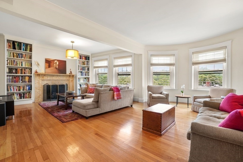 281 Tappan St unit 3, Brookline, MA 02445 - photo 1