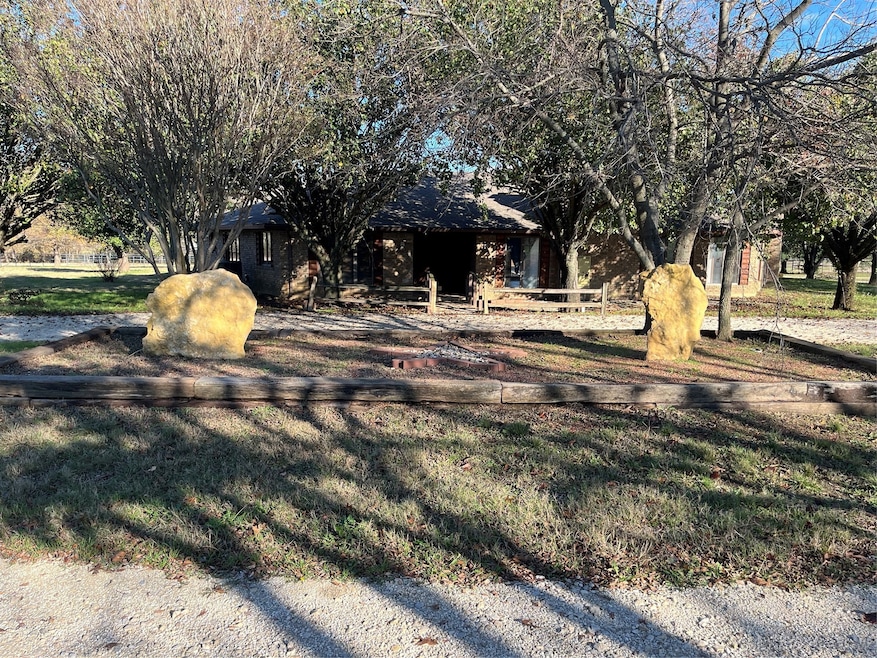 594 Country Road 131, Gainesville, TX 76240 - photo 1