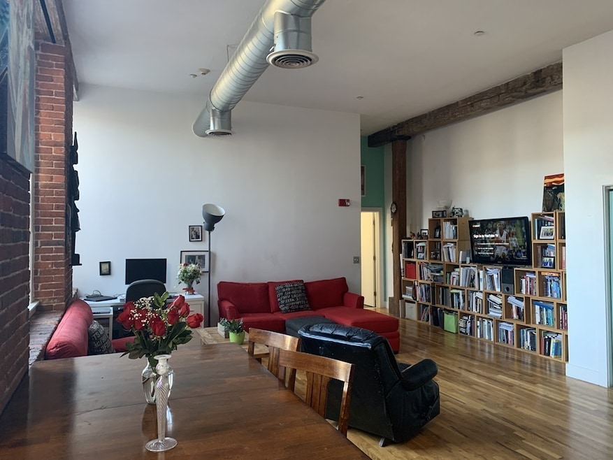 13 Willow St unit 204, Lynn, MA 01901 - photo 1