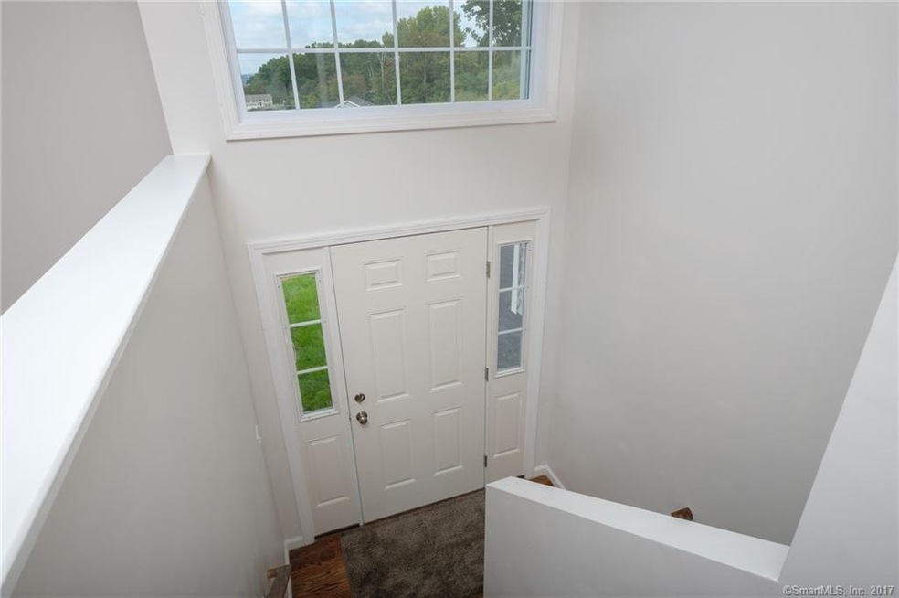 131 Shadybrook Ln, Waterbury, CT 06706 - photo 1