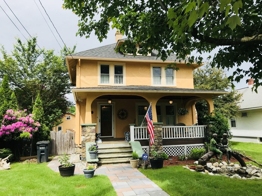 315 W Ann St, Milford, PA 18337 - photo 1