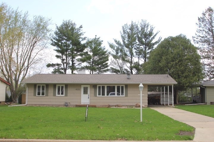 4122 Veralta Dr, Cedar Falls, IA 50613 - photo 1