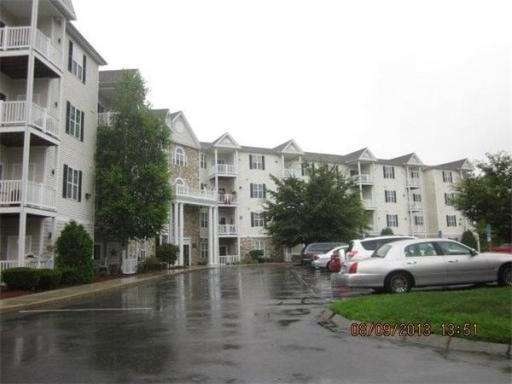 Spicket Commons unit 413, Methuen, MA 01844 - photo 1