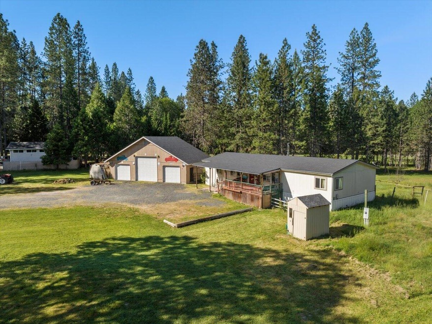 610 Plumtree Ln, Grants Pass, OR 97526 - photo 1