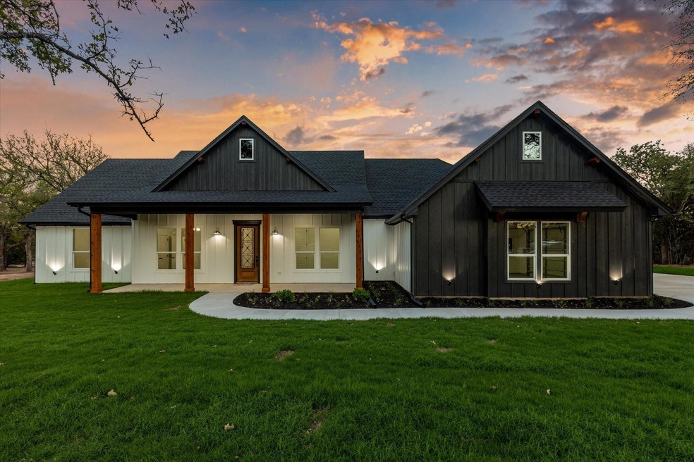 1799 W J e Woody Rd, Springtown, TX 76082 - photo 1