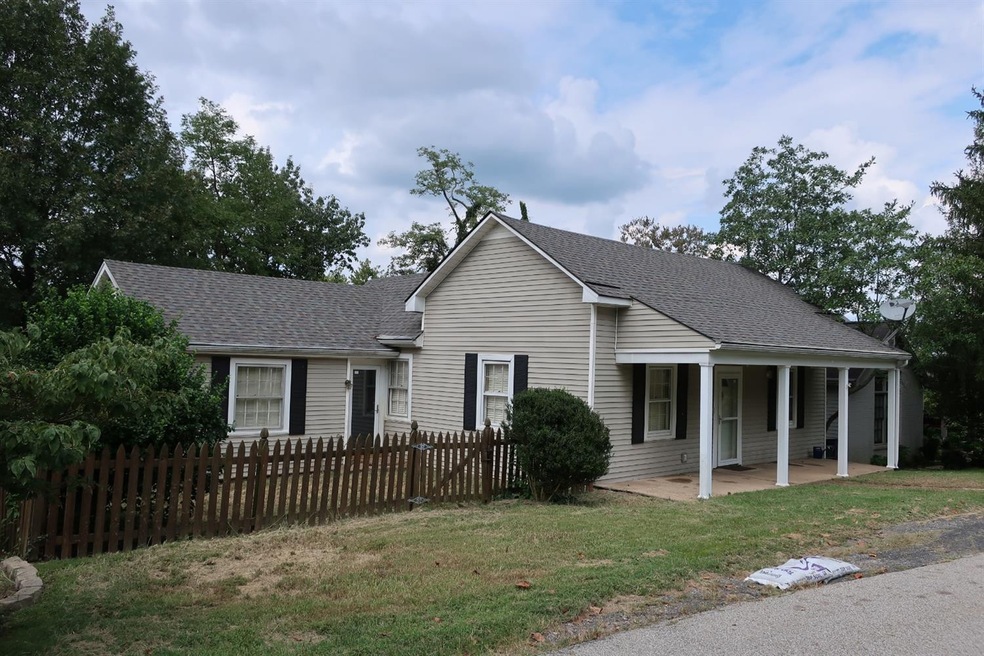 32 Graham Ave, Frankfort, KY 40601 - photo 1