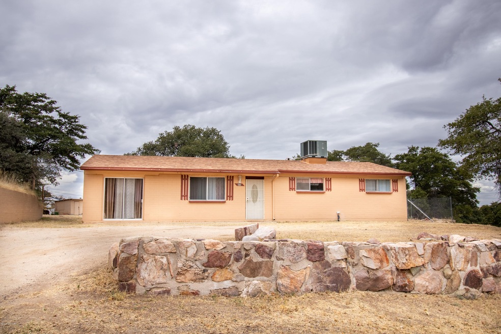 610 Redbud Pl 1