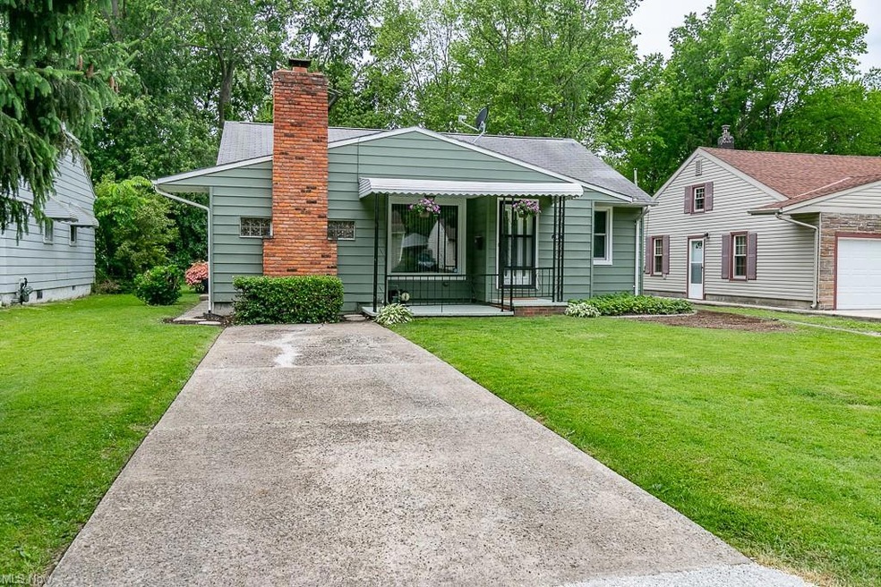 Welcome Home to 822 Mannering Eastlake
