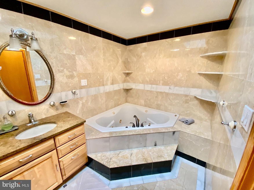 906 Cherry St unit 3FL, Philadelphia, PA 19107 - photo 1