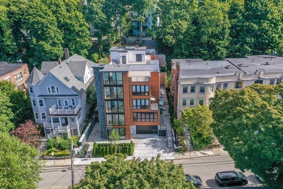 289 Tappan St, Brookline, MA 02445 - photo 1