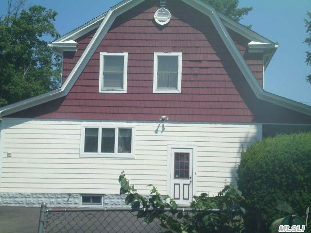 unlisted-address, Sea Cliff, NY 11579 - photo 1