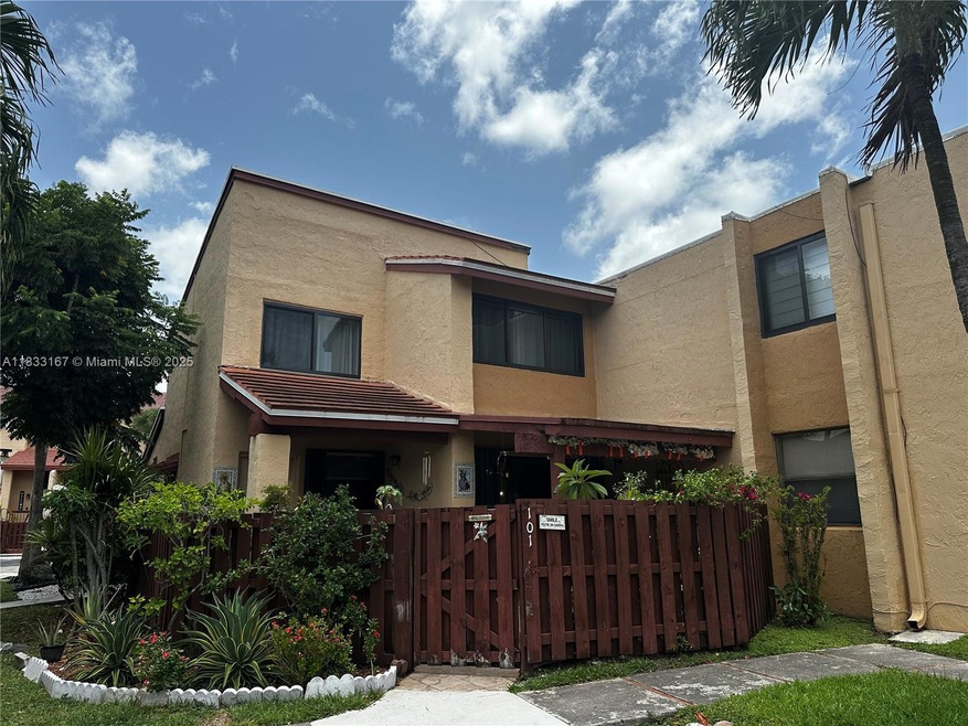311 W Park Dr unit 10113, Miami, FL 33172 - photo 1