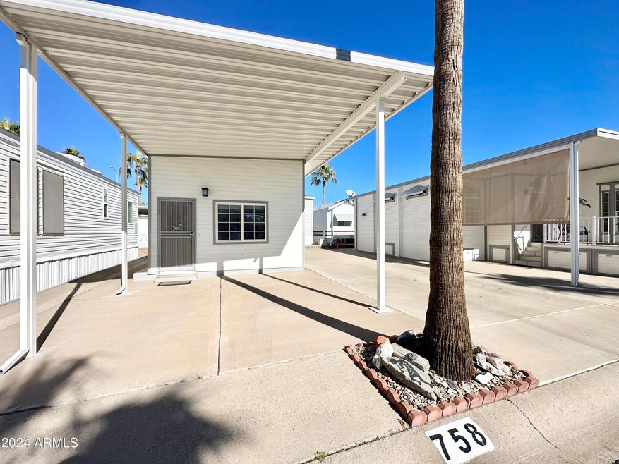 FABULOUS R.V. LOT WITH CASITA