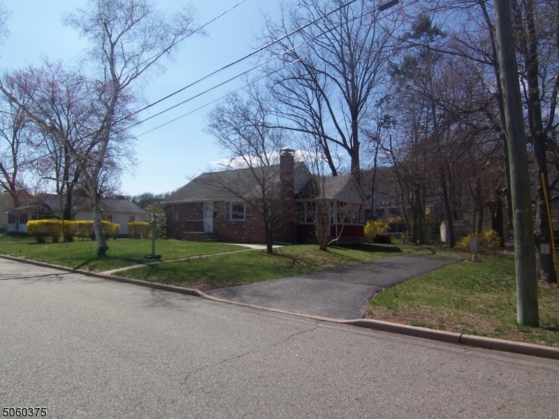 45 Bailey Ave, Bloomingdale, NJ 07403 - photo 1