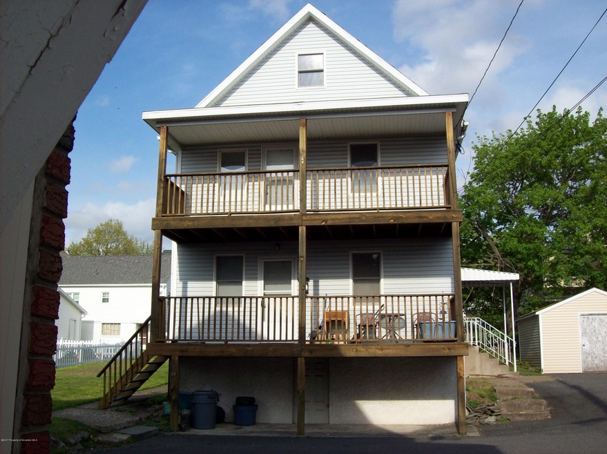 160 E Elm St, Dunmore, PA 18512 - photo 1