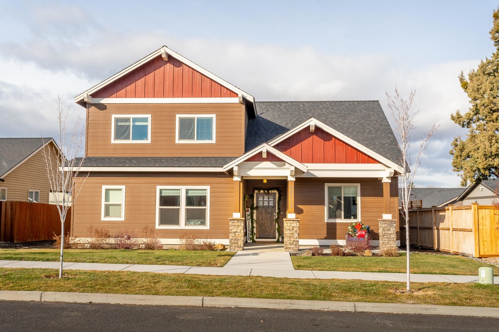 20713 NE Kilbourne Loop 1 of 20