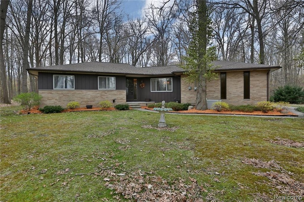 9533 Exeter Road, 48117