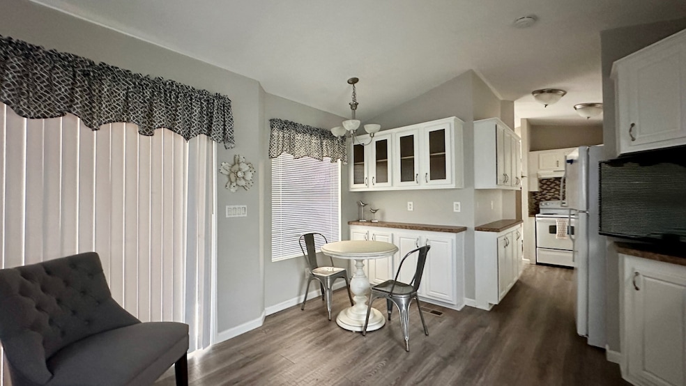 1700 W Shiprock St unit 115, Apache Junction, AZ 85120 - photo 1