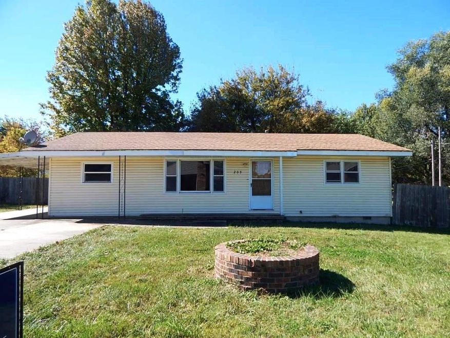209 S Rice St 001