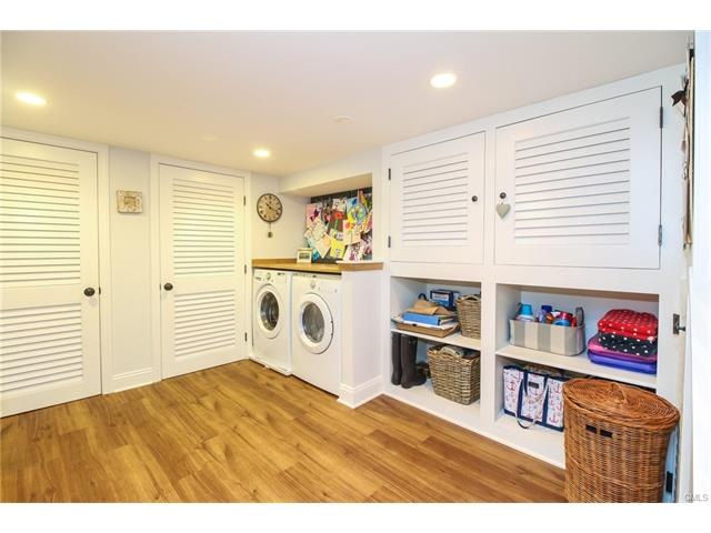 176 Hillcrest Rd, Fairfield, CT 06824 - photo 1