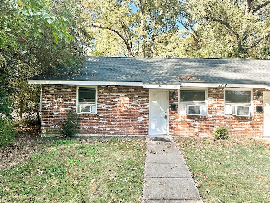 2252 Reuben St unit A, Virginia Beach, VA 23454 - photo 1