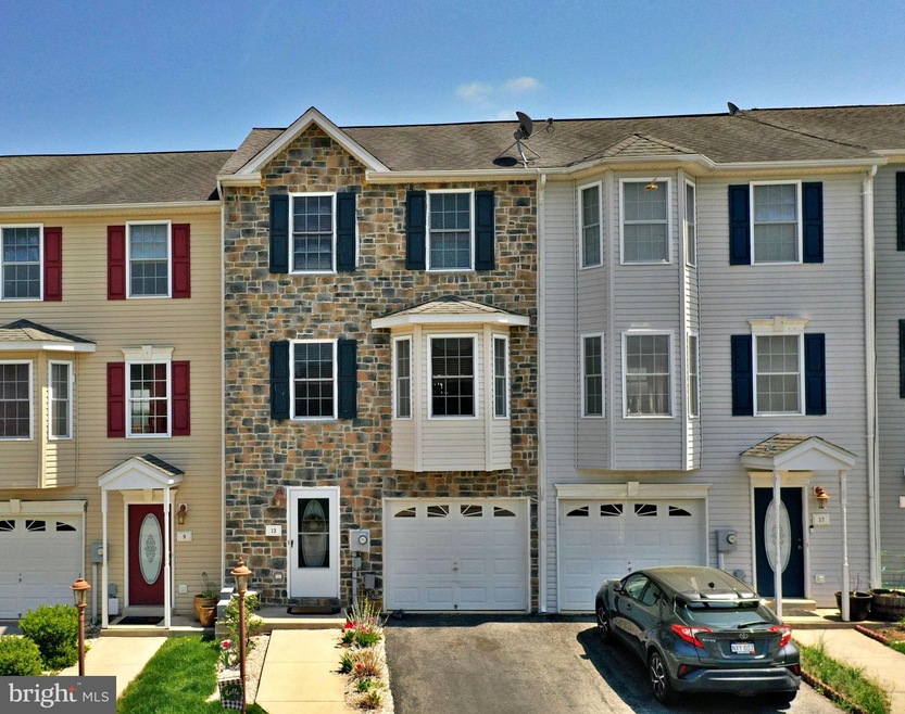 13 Fuzzy Tail Dr, Ranson, WV 25438 - photo 1