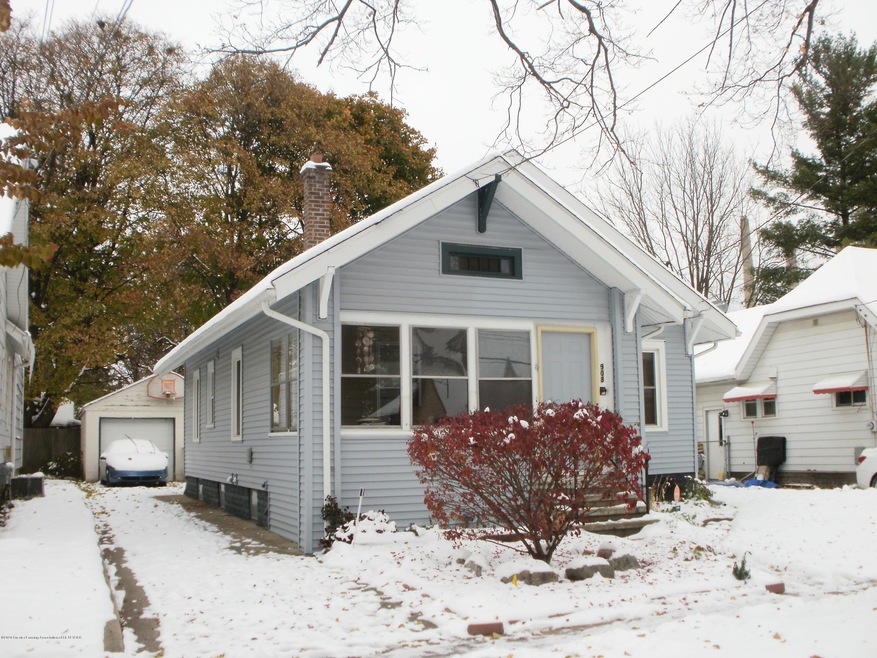 908 Smith Ave, Lansing, MI 48910 - photo 1