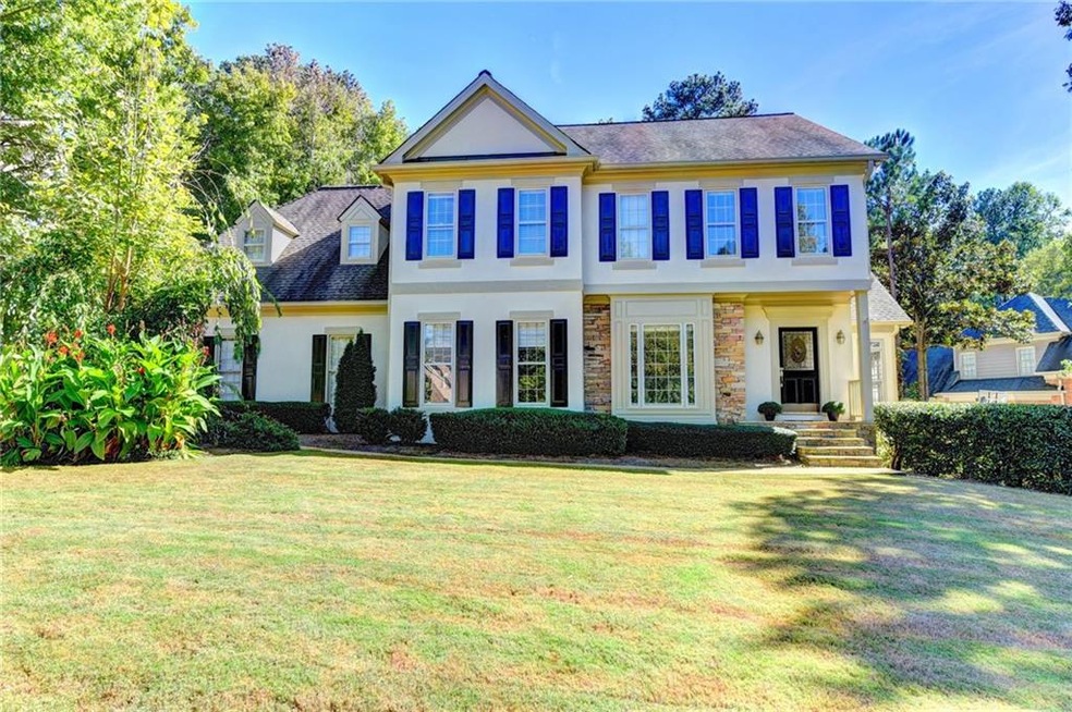 9495 Nesbit Lakes Dr, Alpharetta, GA 30022 - photo 1