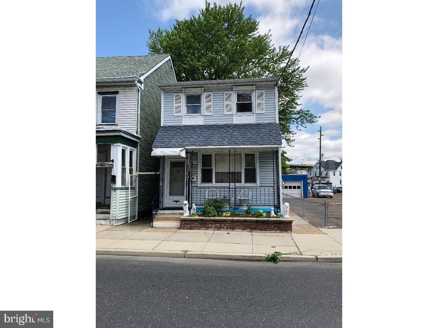 305 Essex St, Gloucester City, NJ 08030 - photo 1