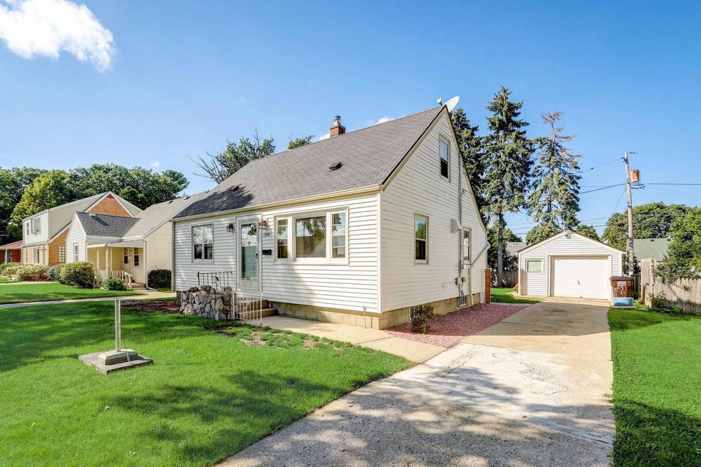 1-web-or-mls-E Tesch Ave-001