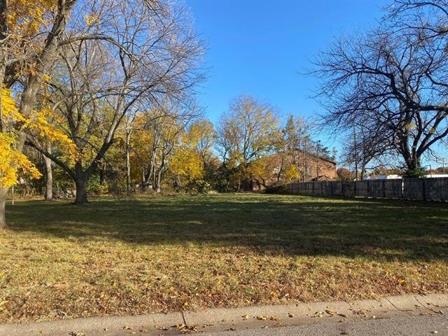 801 NW B St, Blue Springs, MO 64015 - photo 1