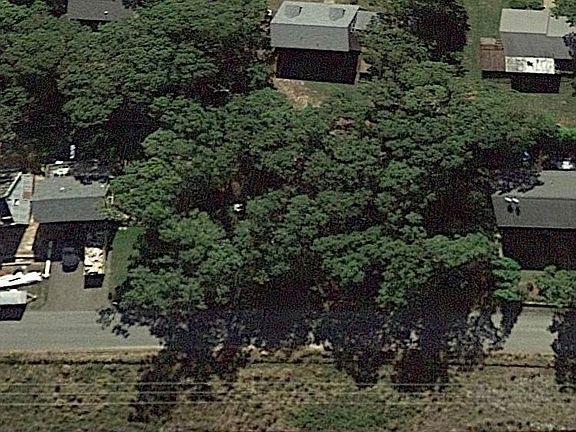 7 W Tashmoo Ave, Tisbury, MA 02568 - photo 1