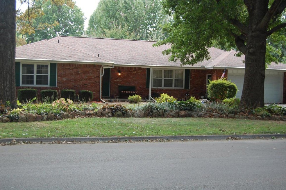 202 W Aven Ave, Nixa, MO 65714 - photo 1